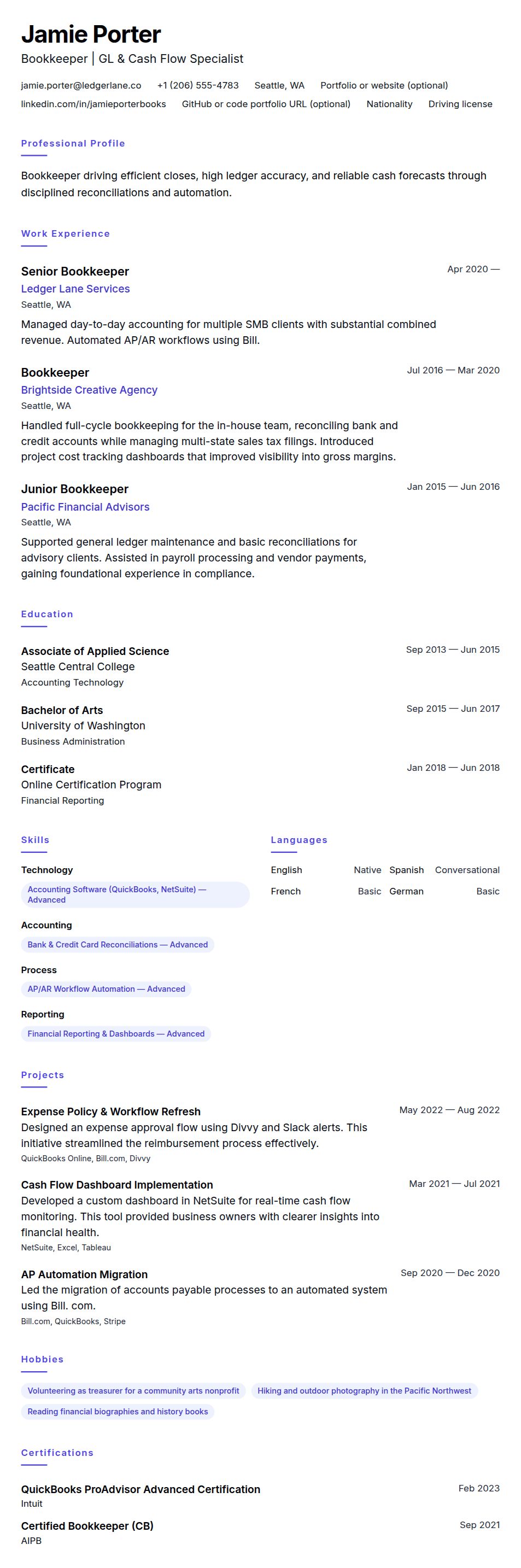 Resume preview for Bookkeeper Resume Example