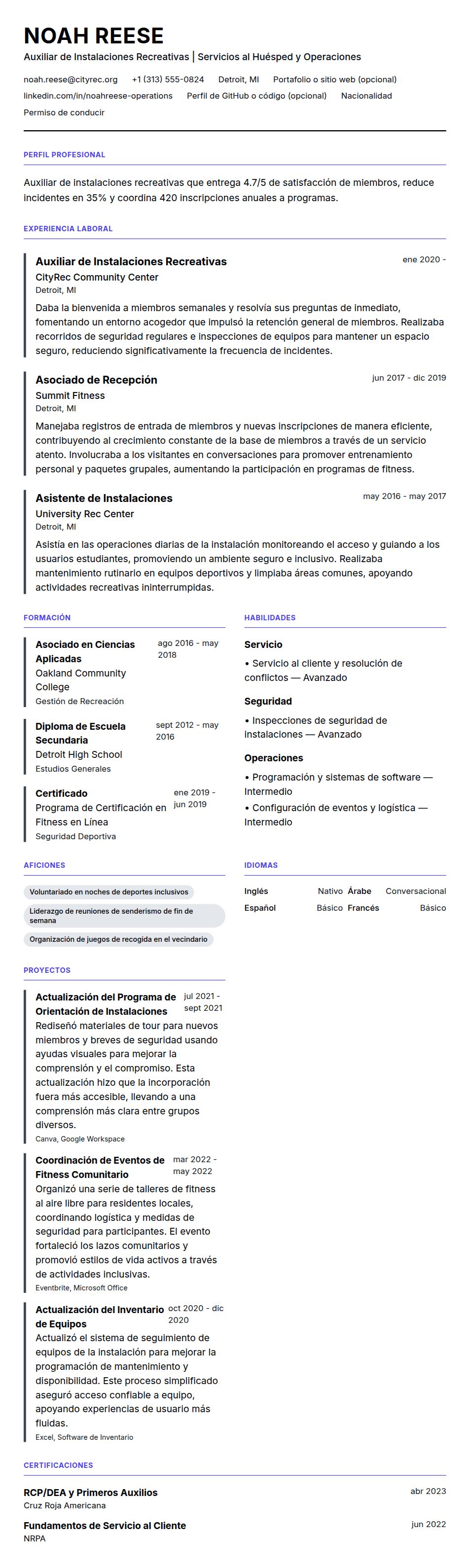 Vista previa del currículum Ejemplo de Currículum de Auxiliar de Instalaciones Recreativas