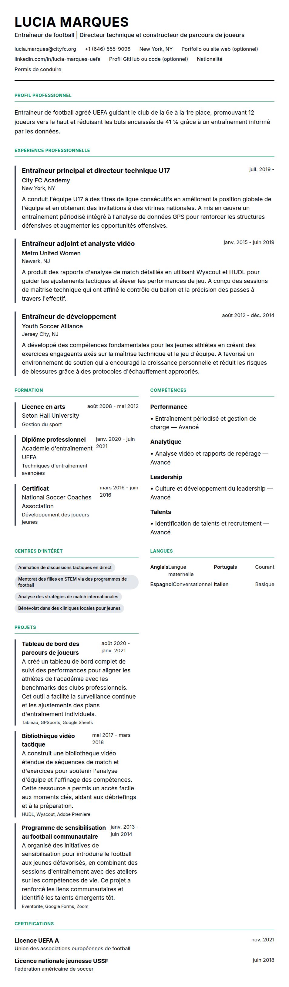 Aperçu du CV Exemple de CV d'Entraîneur de Football