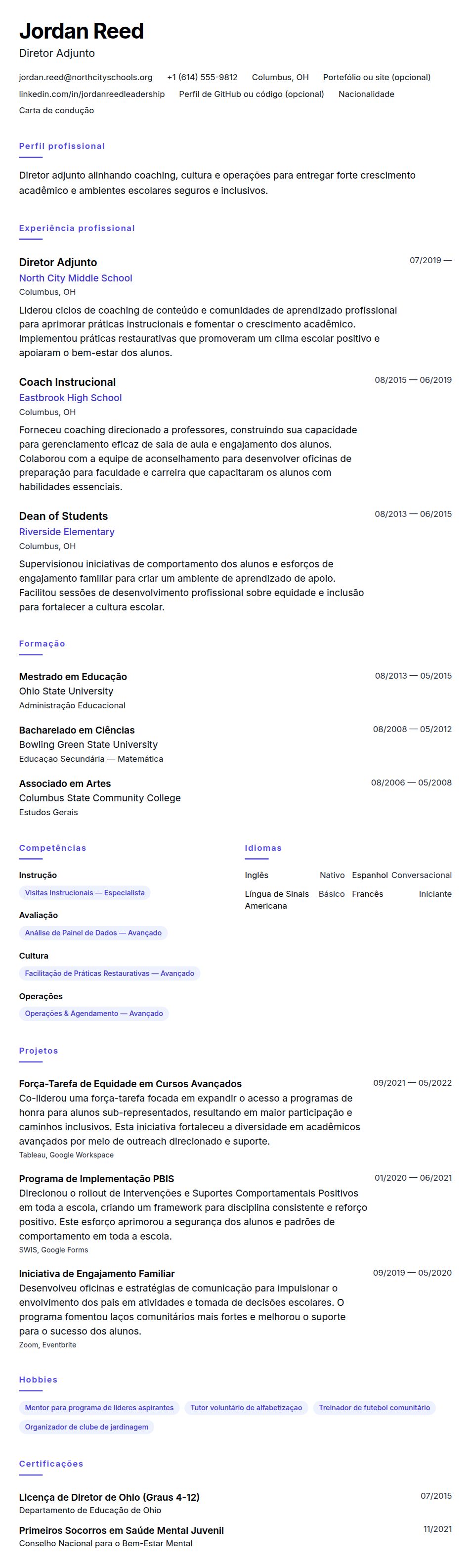 Pré-visualização do currículo Exemplo de Currículo para Diretor Adjunto
