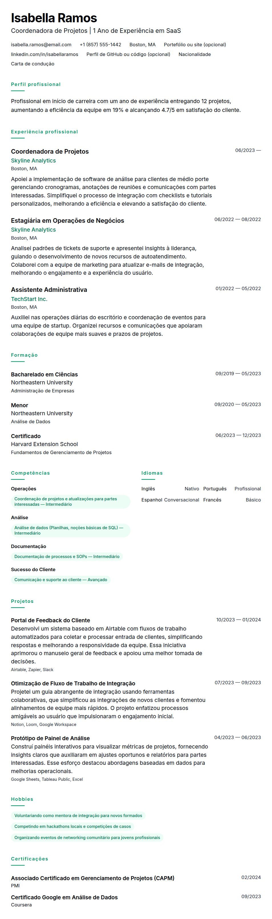 Pré-visualização do currículo Exemplo de Currículo com Um Ano de Experiência